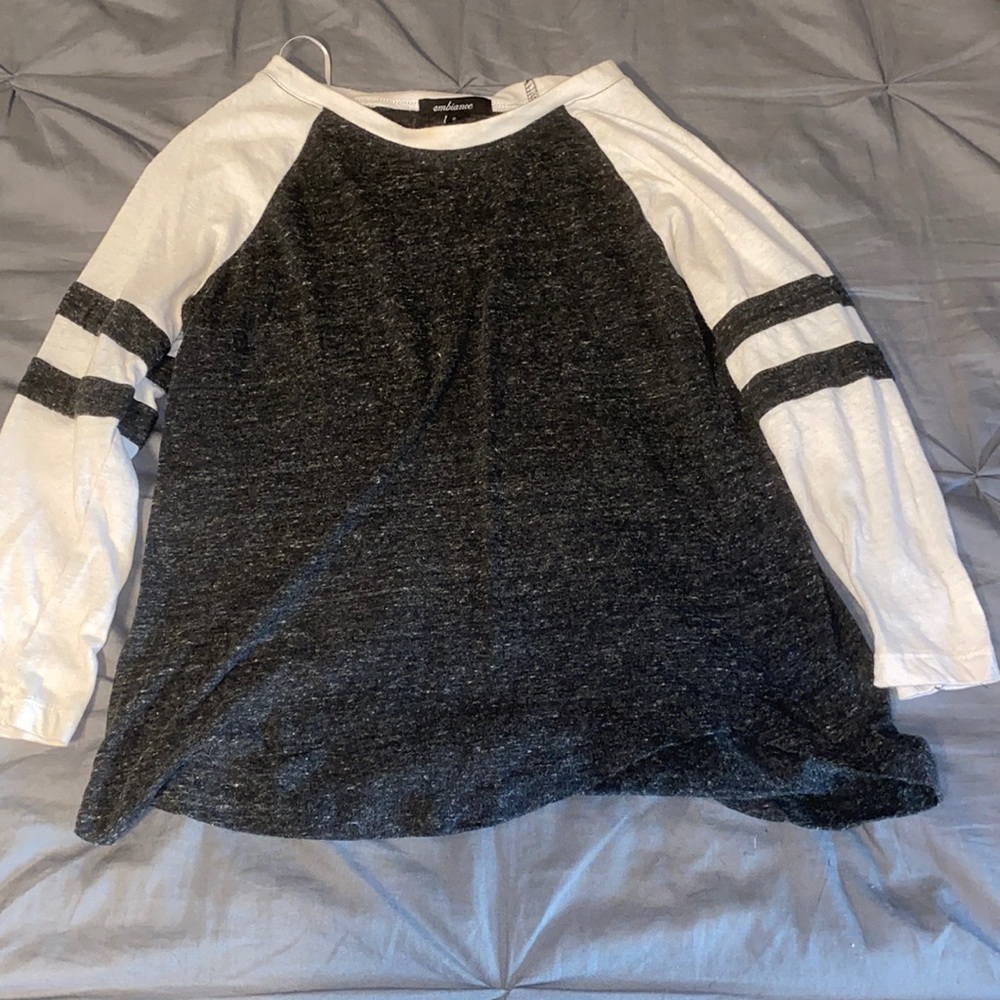 Mid-Sleeve Shirt